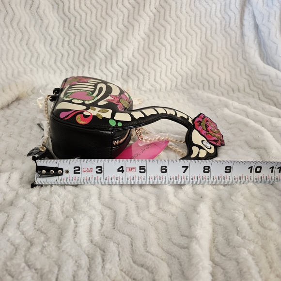 Betsy Johnson Dark Sugar Skull Skeleton Flamingo -Glows Crossbody bag NWT - Picture 14 of 14